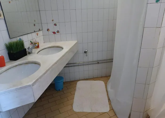 Porto Central Hostel بيت ضيافة *